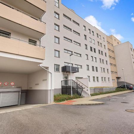 Ah Galvaniho Free Parking Μπρατισλάβα Εξωτερικό φωτογραφία